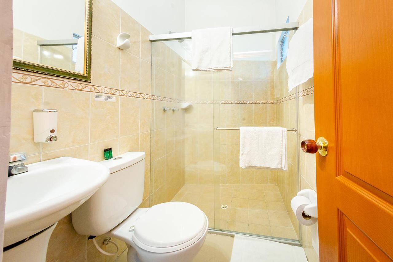 Ayenda Optimum Hotel Перейра Екстериор снимка